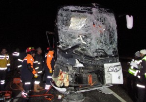 Antalya otobüsü Afyon da kaza yaptı
