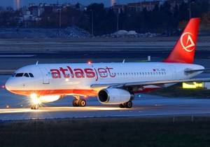 Antalya uçağı geri döndü