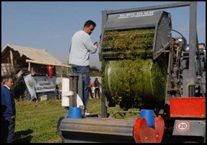 Elmalı da yoncalar hasat edildi