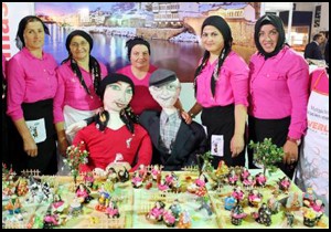 Yumurta kabuklarından kendi maketlerini yaptı