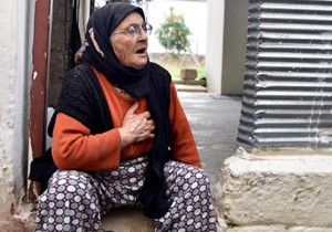 Antalya'da yarım asırlık evleri kül oldu