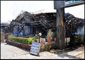 Side'de korkutan yangın, 3 işyeri ve lojman yandı