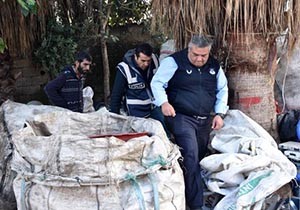 Polis ve zabıtadan hurdacı operasyonu