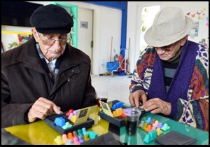 Alzheimere karşı zeka oyunları kursu