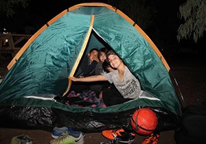 Kamp ateşi Zeytinpark'ta yandı