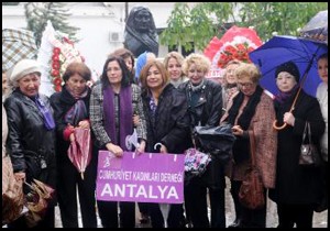 Zübeyde Hanım Antalya'da anıldı