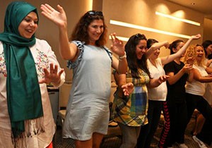 Anne adayları, zumbayla stres atıyor