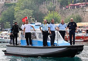 Antalya da deniz polisi 1 yılda 98 kişi kurtarıp 23 ceset çıkardılar