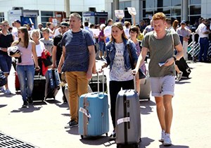 Antalya ya Maldivler den bile turist geldi
