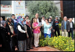 Expo nun simgesi şakayık, taş ocağı tehdidinde