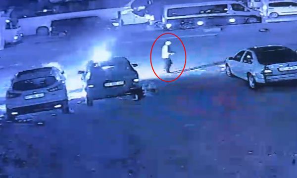 Antalya'nın Neron'u 6 otomobili böyle yaktı